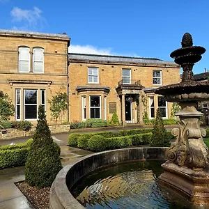 Manor House Lindley 5*, Huddersfield United Kingdom